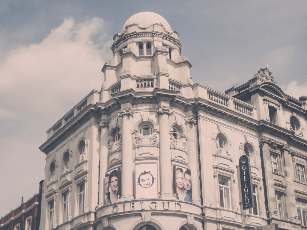 2454170057_e29bb0d440_o-2